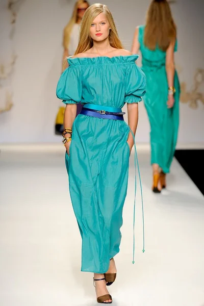 Look 25